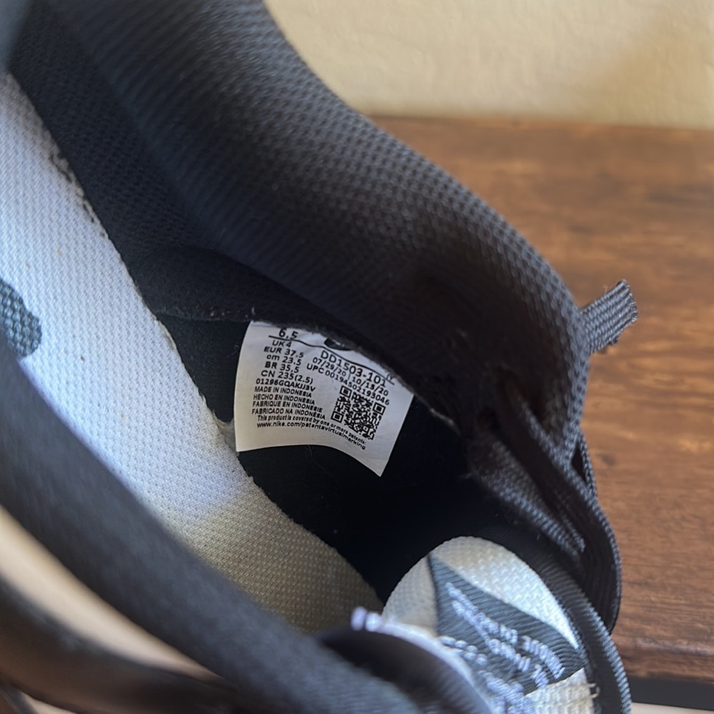 White/Black Nike Dunk Lows - Picture 3 of 5